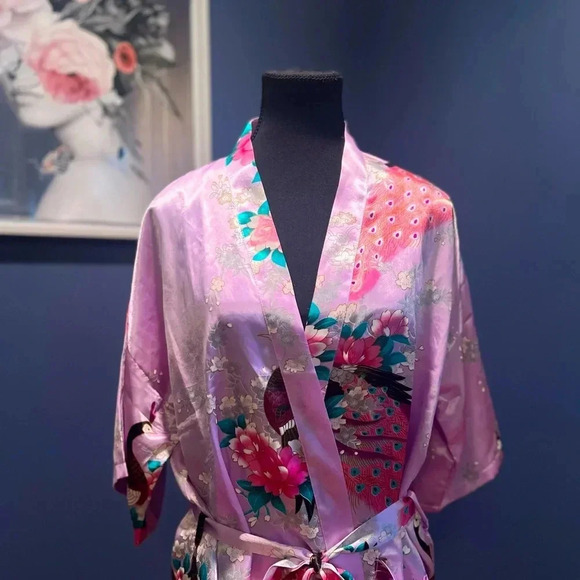 Satin robe kimono purple pink print. Size L. Bought in Tokyo - Picture 4 of 7